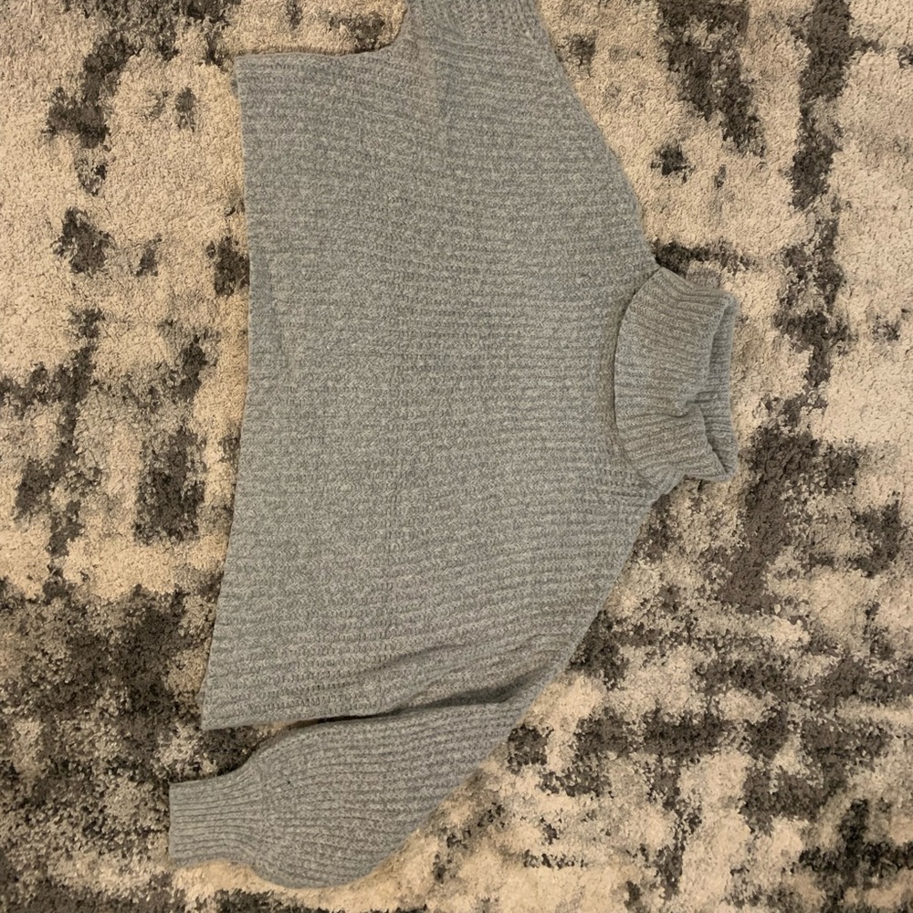 Grey crop sweater